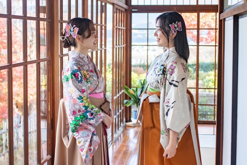 可以富冈市出身的染色艺术家"大竹夏天纪"用补充费用处理设计的和服的穿用。里面有做提高系列的和服。